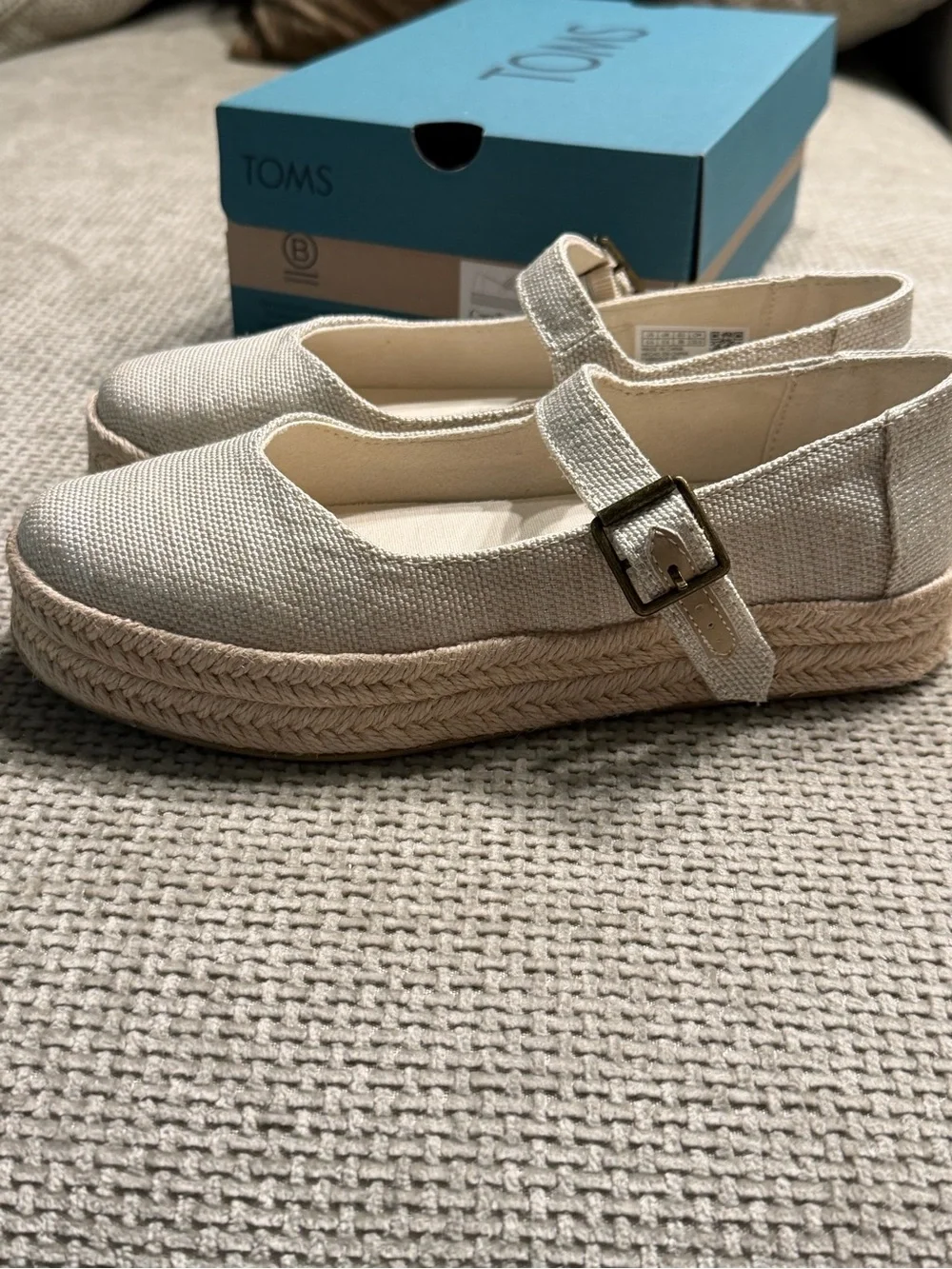 New with box TOMS Carolina Mary Jane Espadrille
